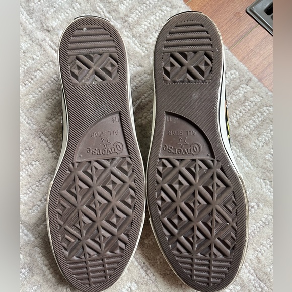 VGUC barely worn Chuck Taylor Converse low tops - Size 11.5 - Picture 4 of 4